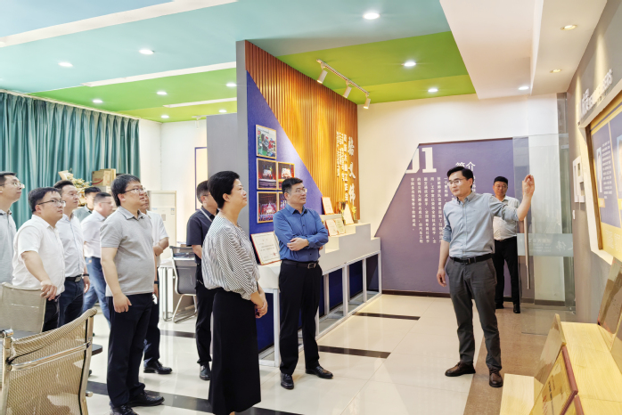 校长倪永宏率队赴江苏汽车技师学院调研交流